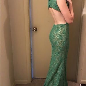 Nina Canacci 00 Green/Gold Gown! Offers Aceppted